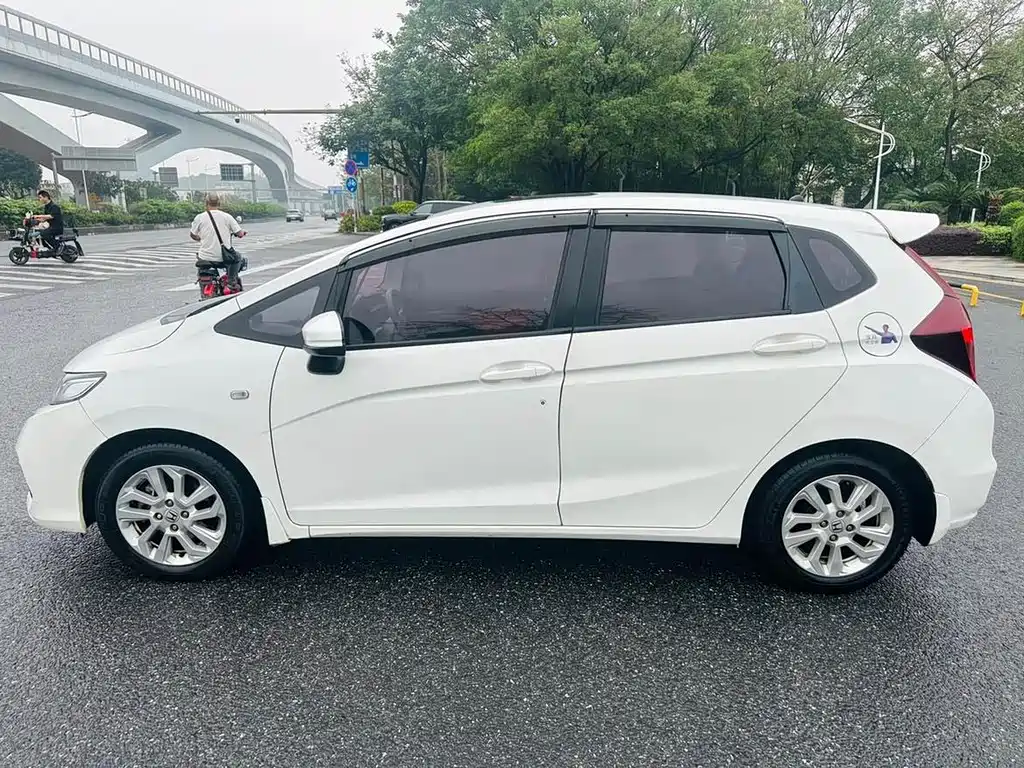 Honda Fit — фото 6