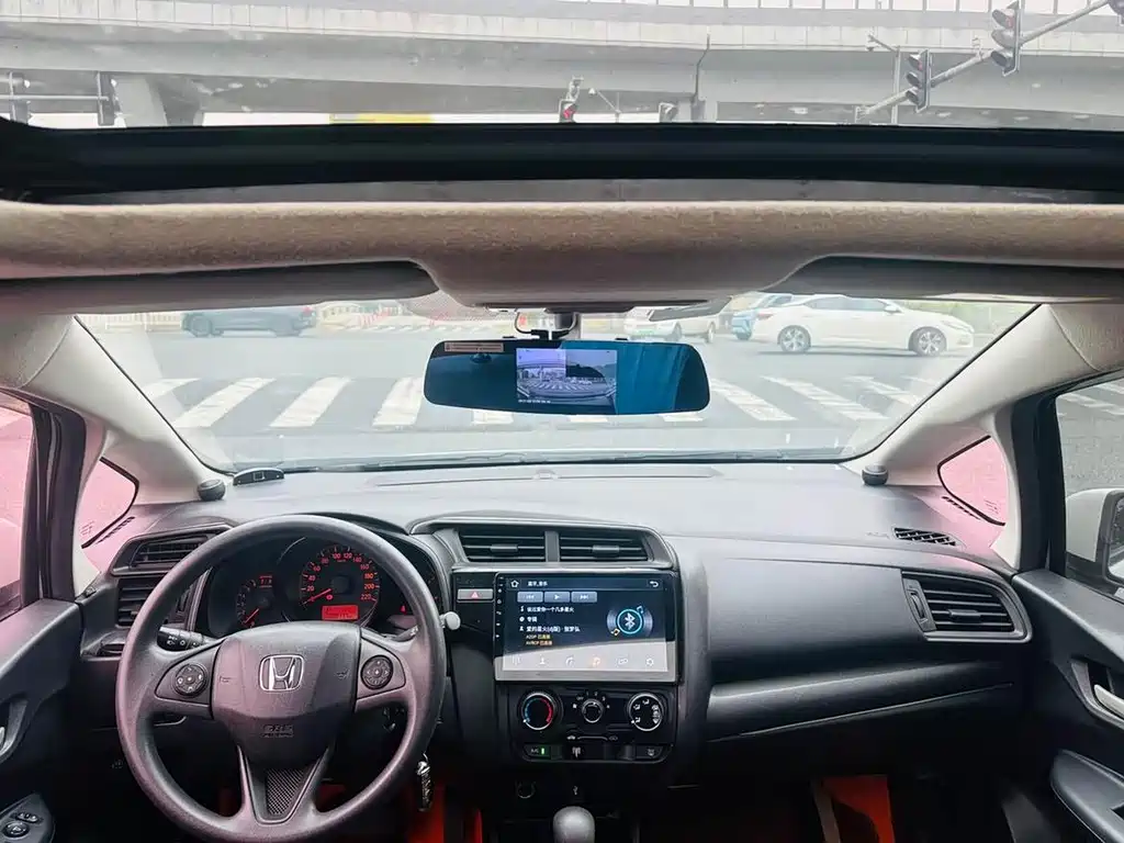 Honda Fit — фото 8