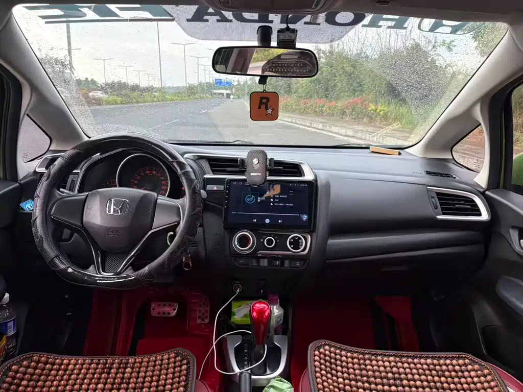 Honda Fit — фото 9