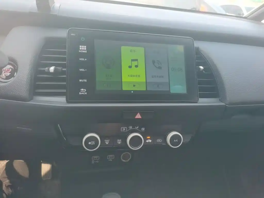 Honda Fit — фото 13