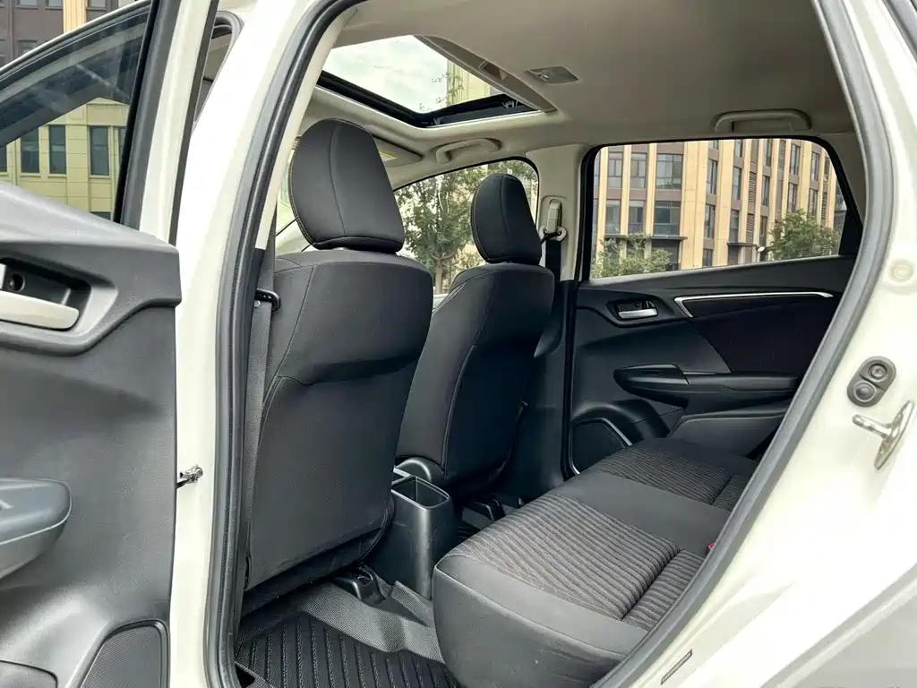 Honda Fit — фото 4