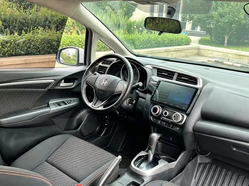 Honda Fit — фото 6