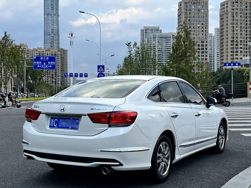Honda Spirior — фото 11