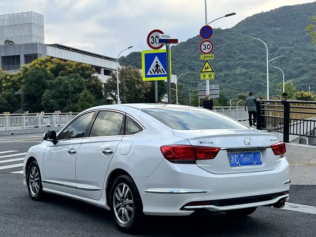 Honda Spirior — фото 9