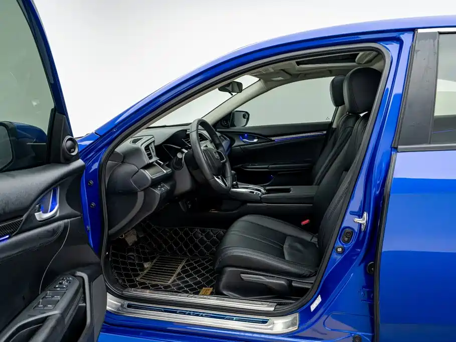 Honda Civic — фото 11