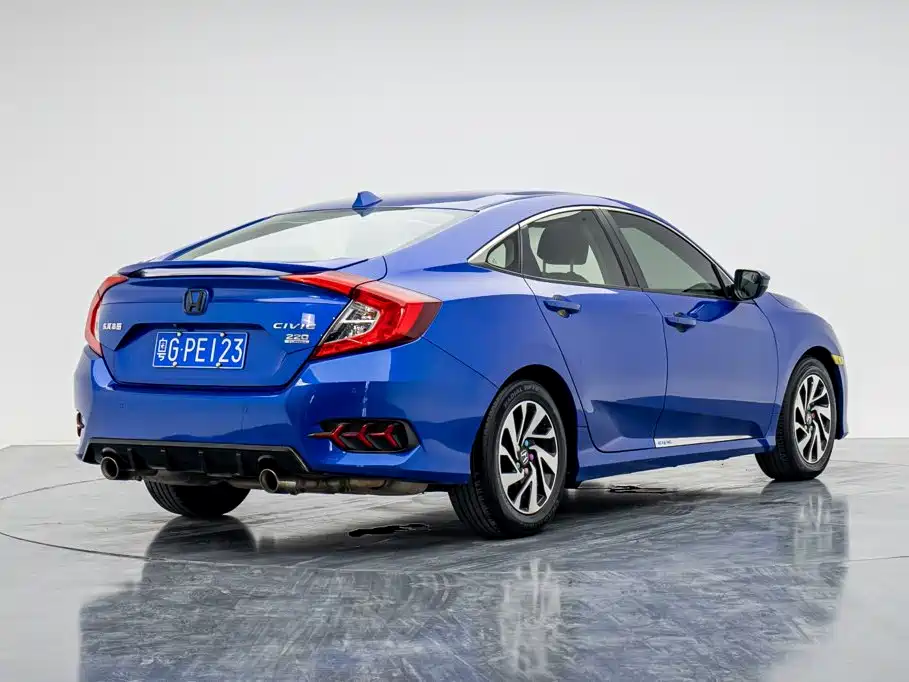 Honda Civic — фото 27
