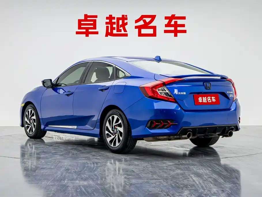 Honda Civic — фото 8