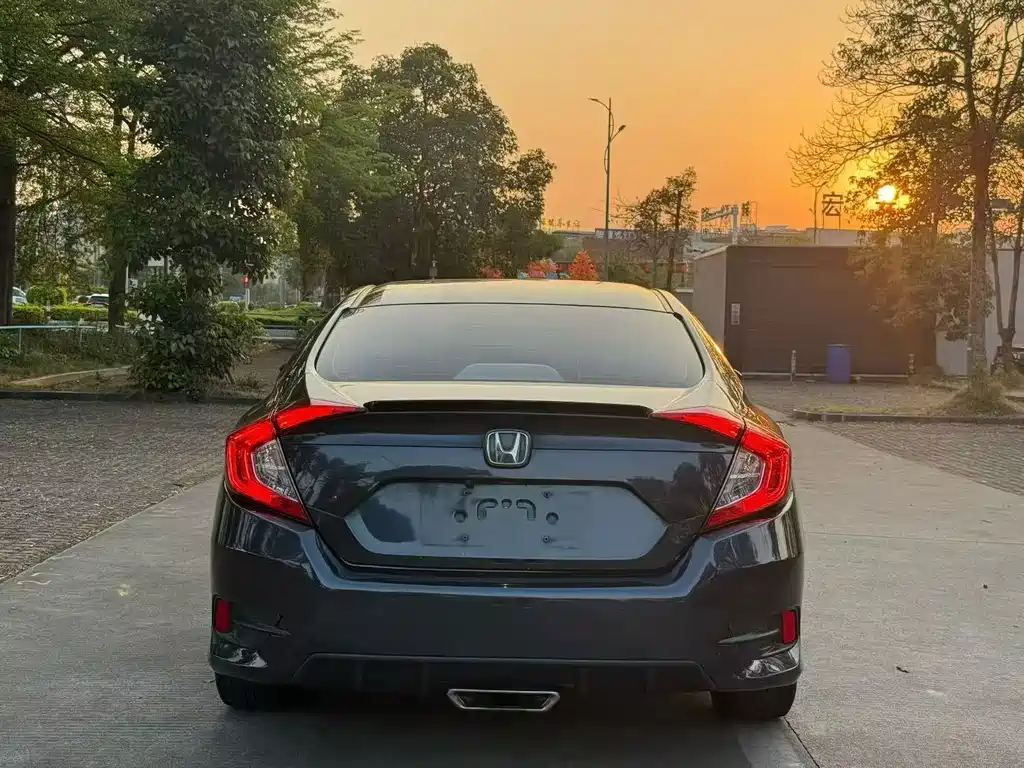 Honda Civic — фото 8