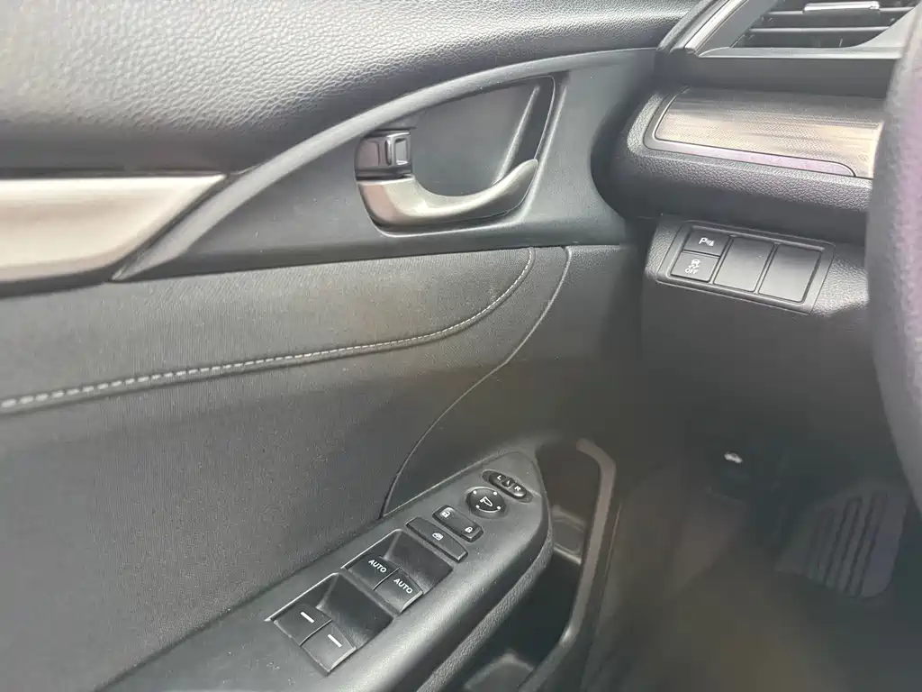Honda Civic — фото 14