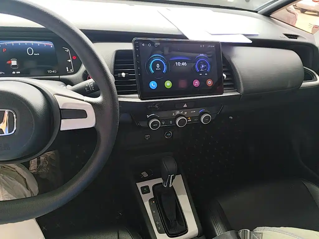 Honda Fit — фото 10