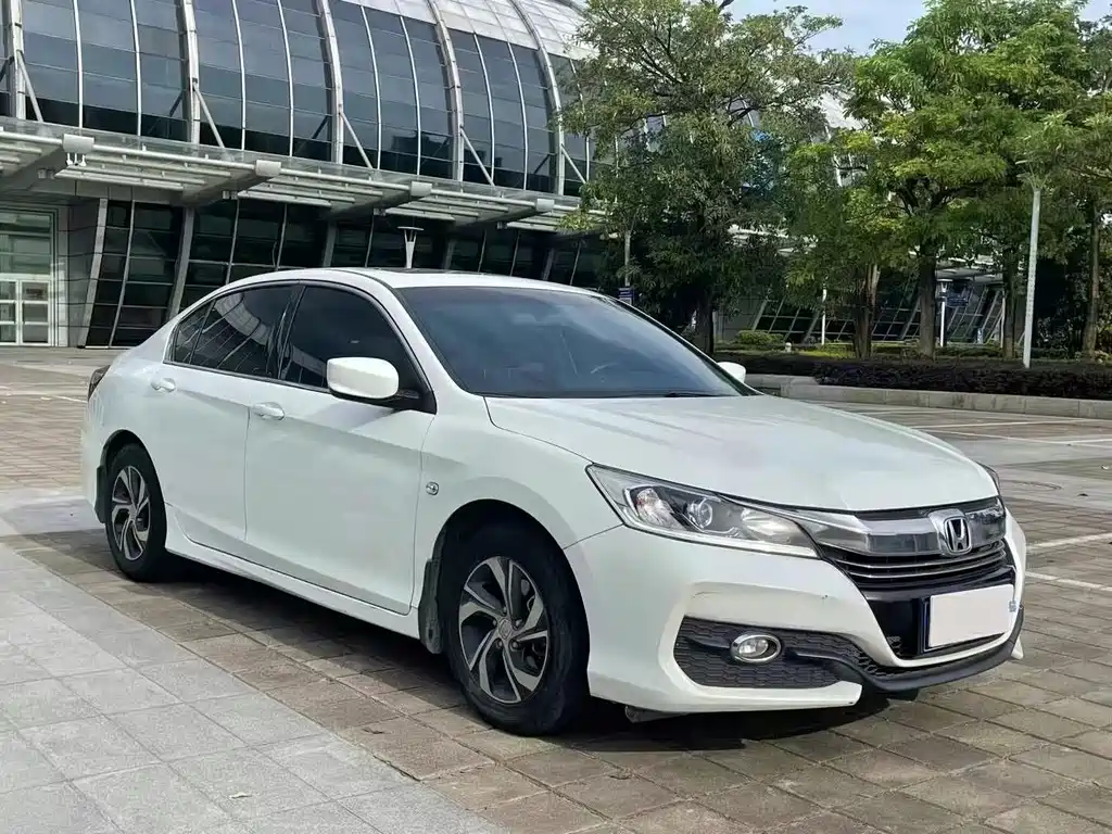 Honda Accord — фото 3