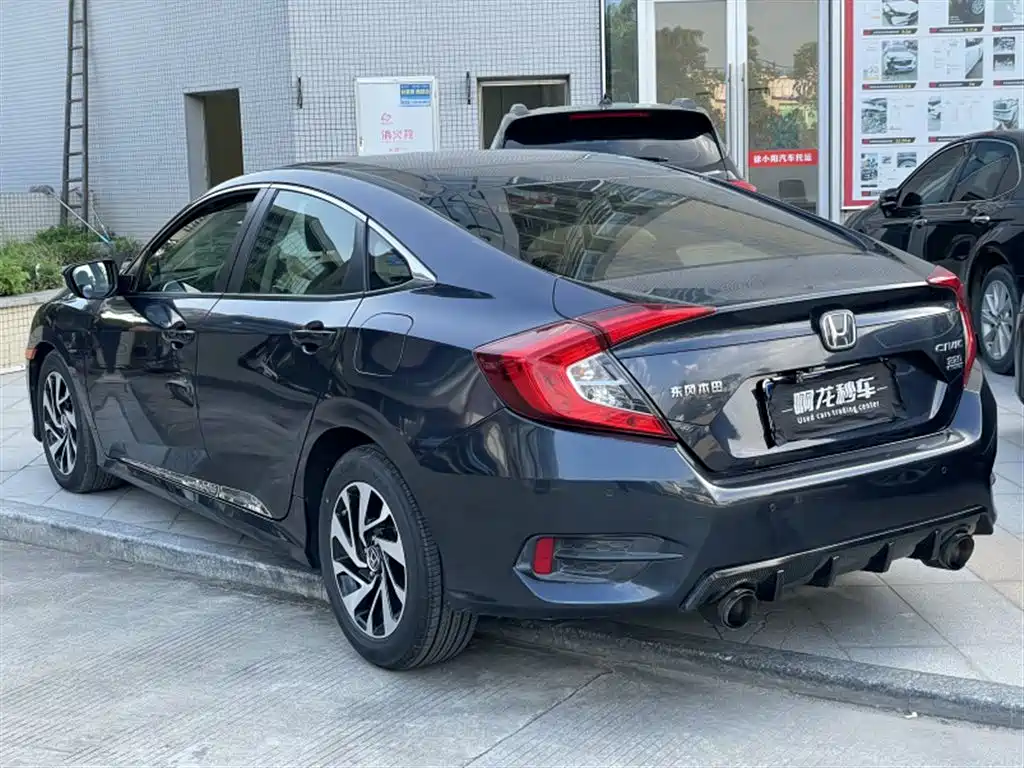 Honda Civic — фото 8
