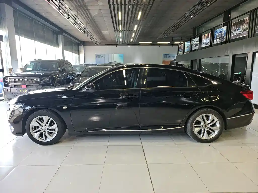 Honda Accord — фото 4
