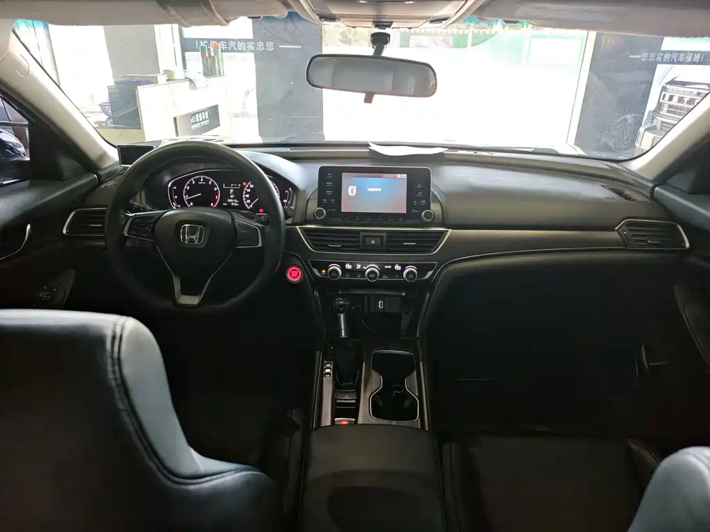 Honda Accord — фото 8