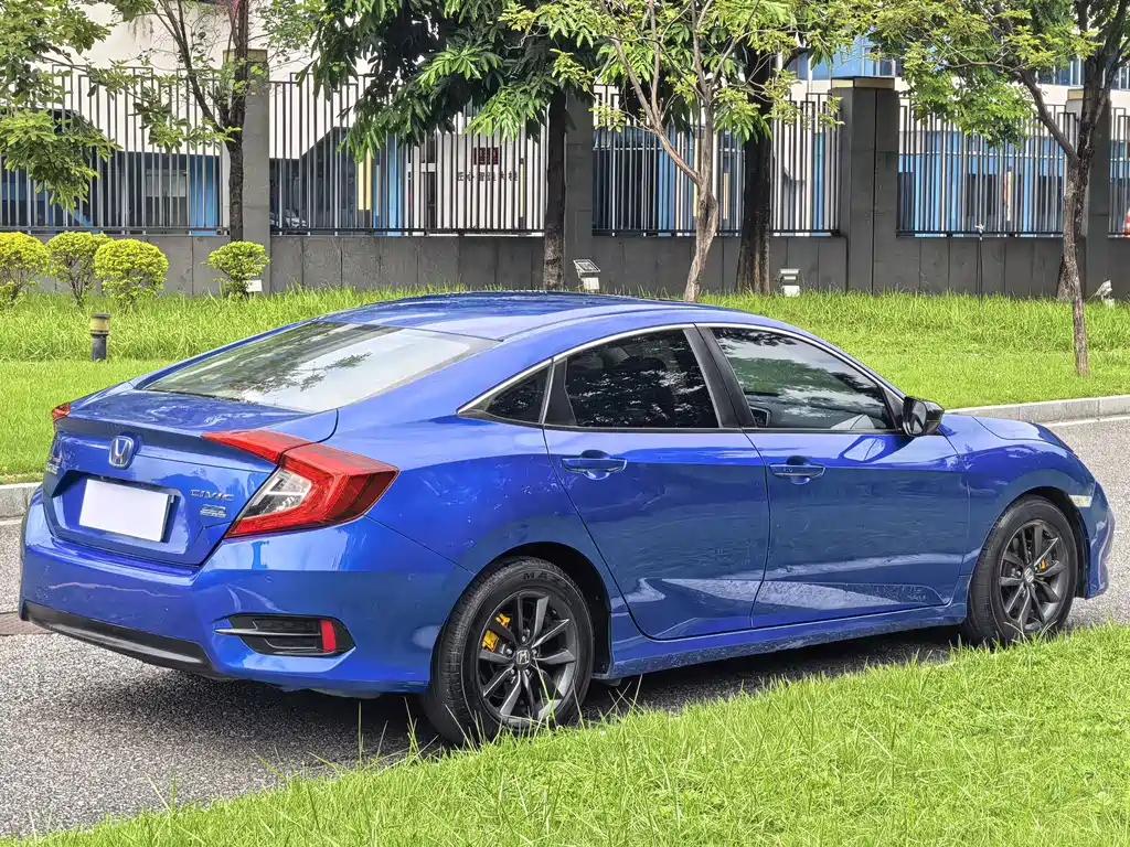 Honda Civic — фото 4