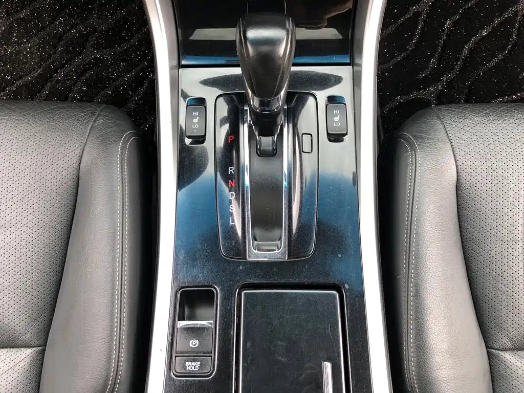 Honda Accord — фото 11