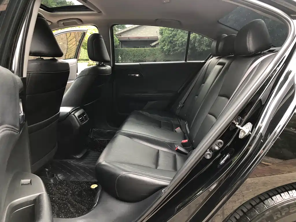 Honda Accord — фото 13