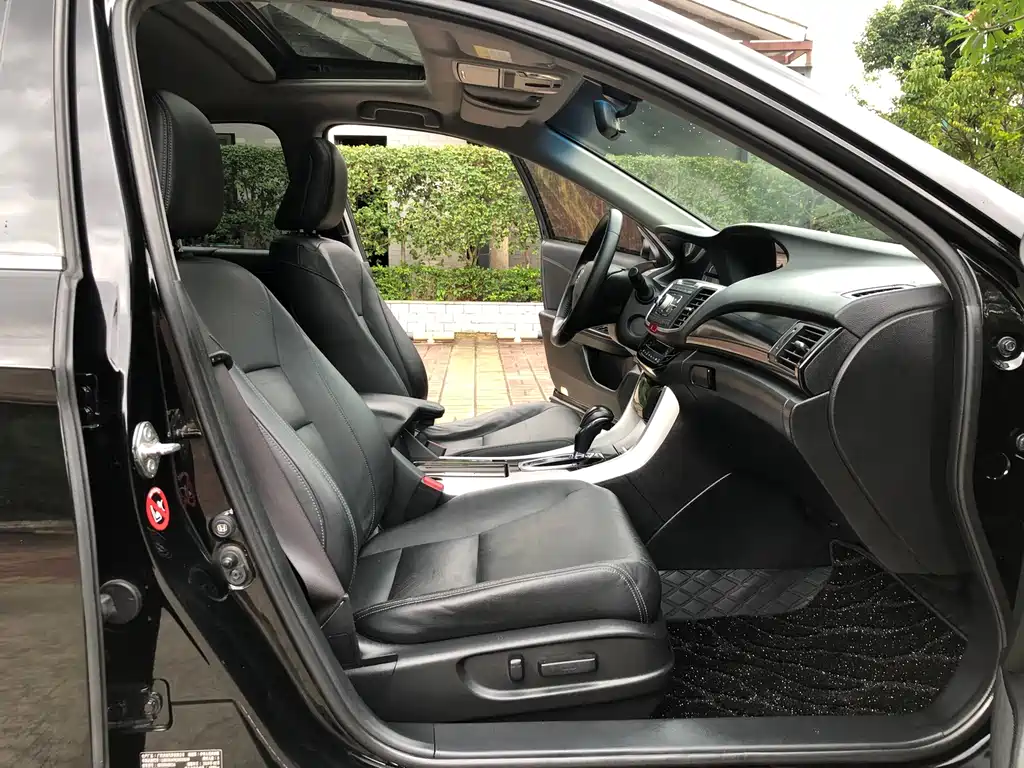 Honda Accord — фото 14