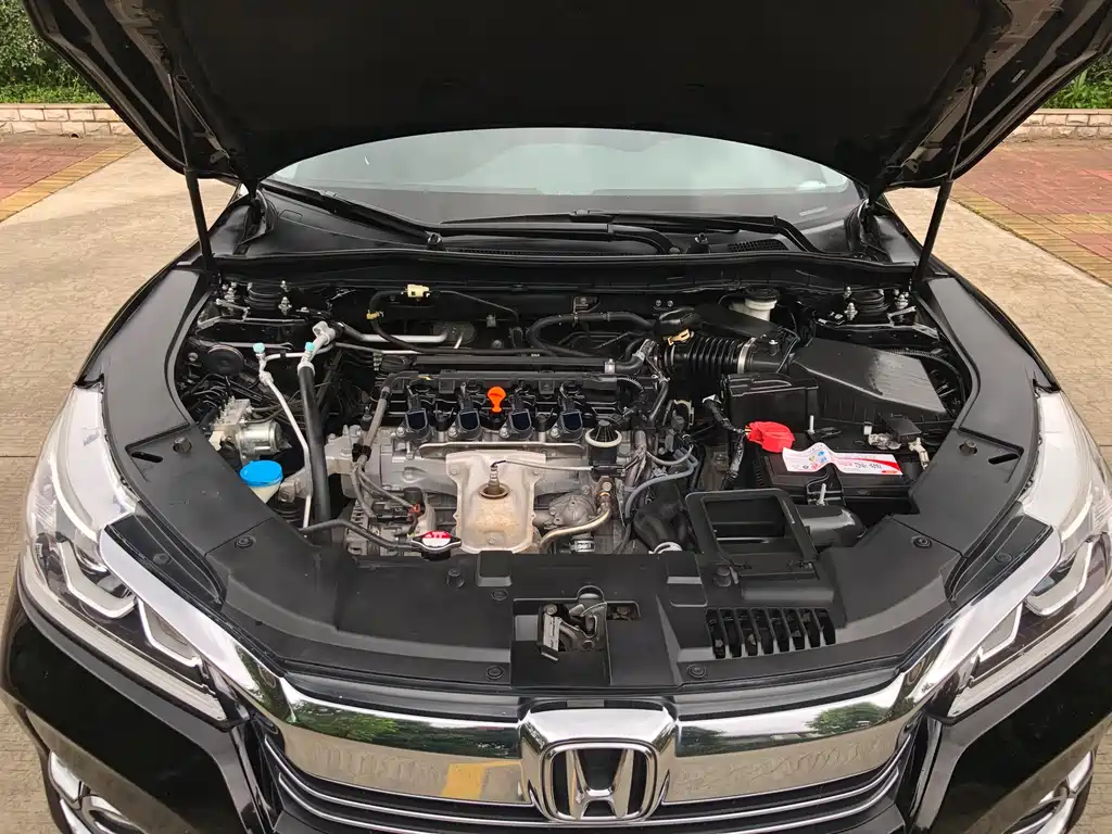 Honda Accord — фото 18