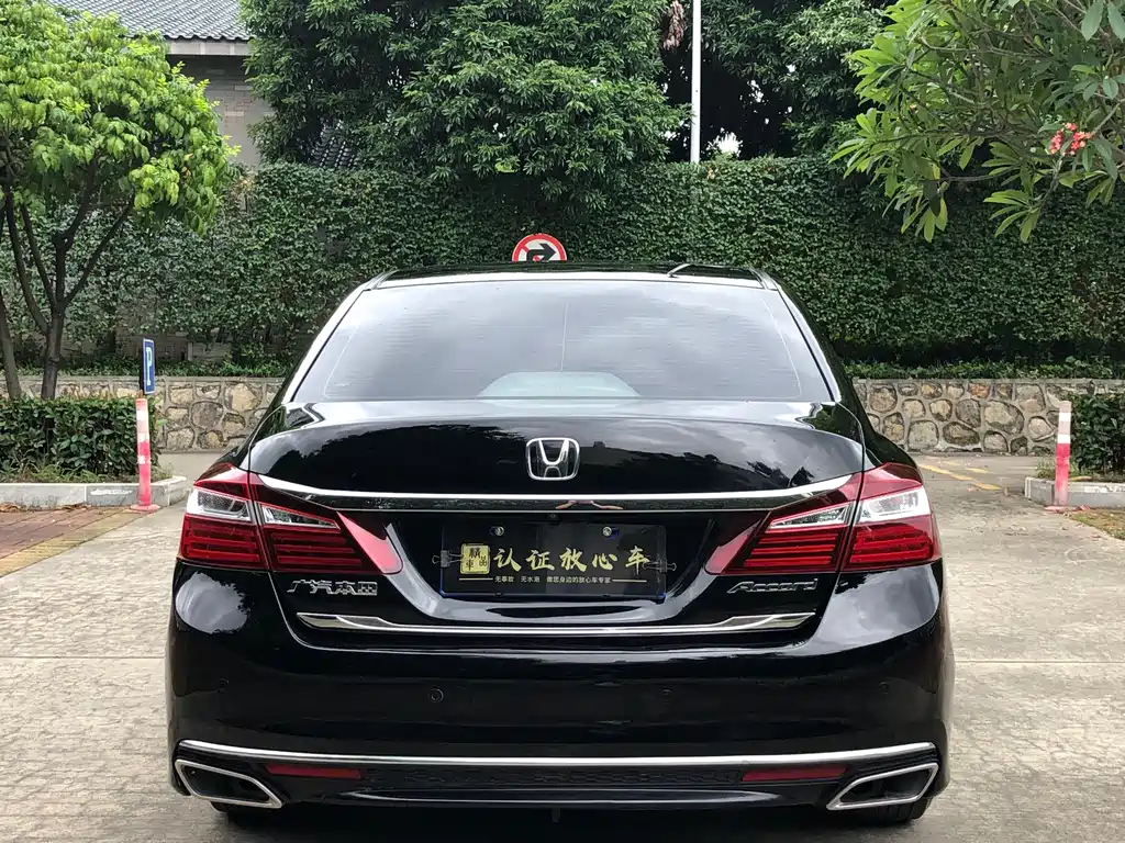 Honda Accord — фото 4