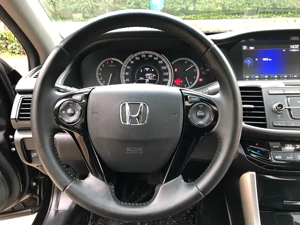 Honda Accord — фото 9