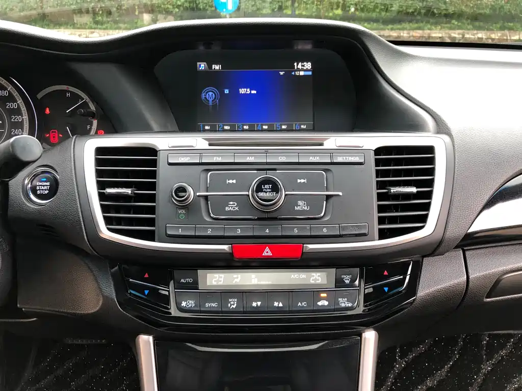 Honda Accord — фото 10