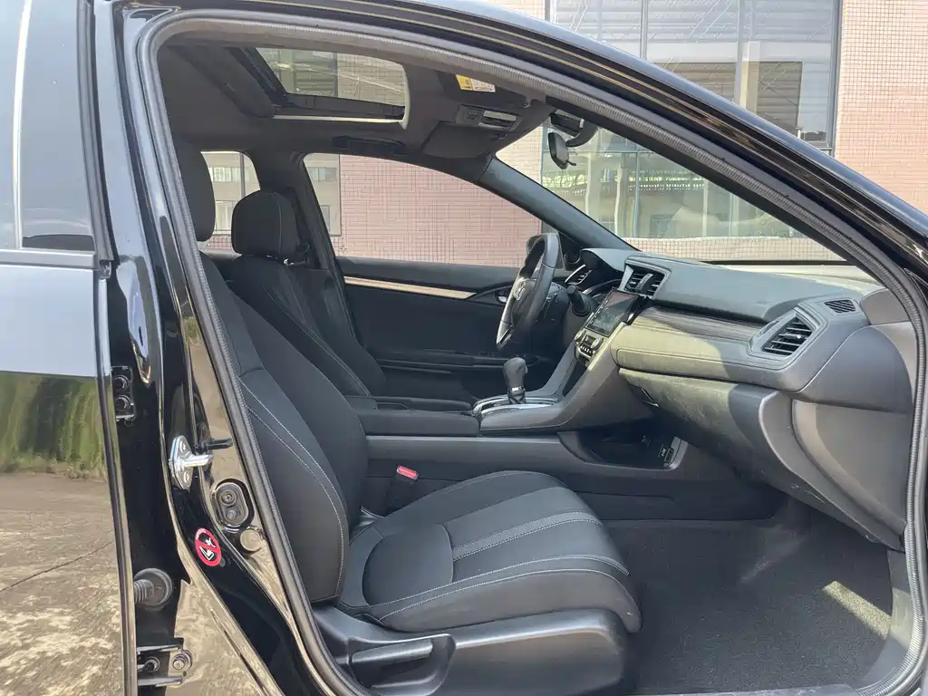 Honda Civic — фото 11
