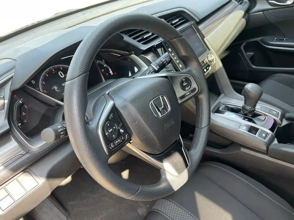 Honda Civic — фото 14