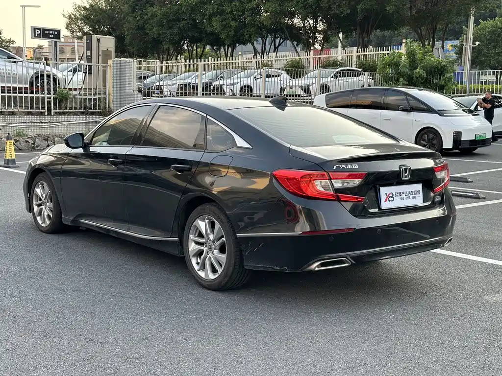 Honda Accord — фото 4