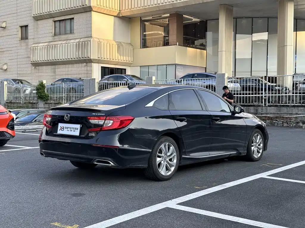 Honda Accord — фото 6