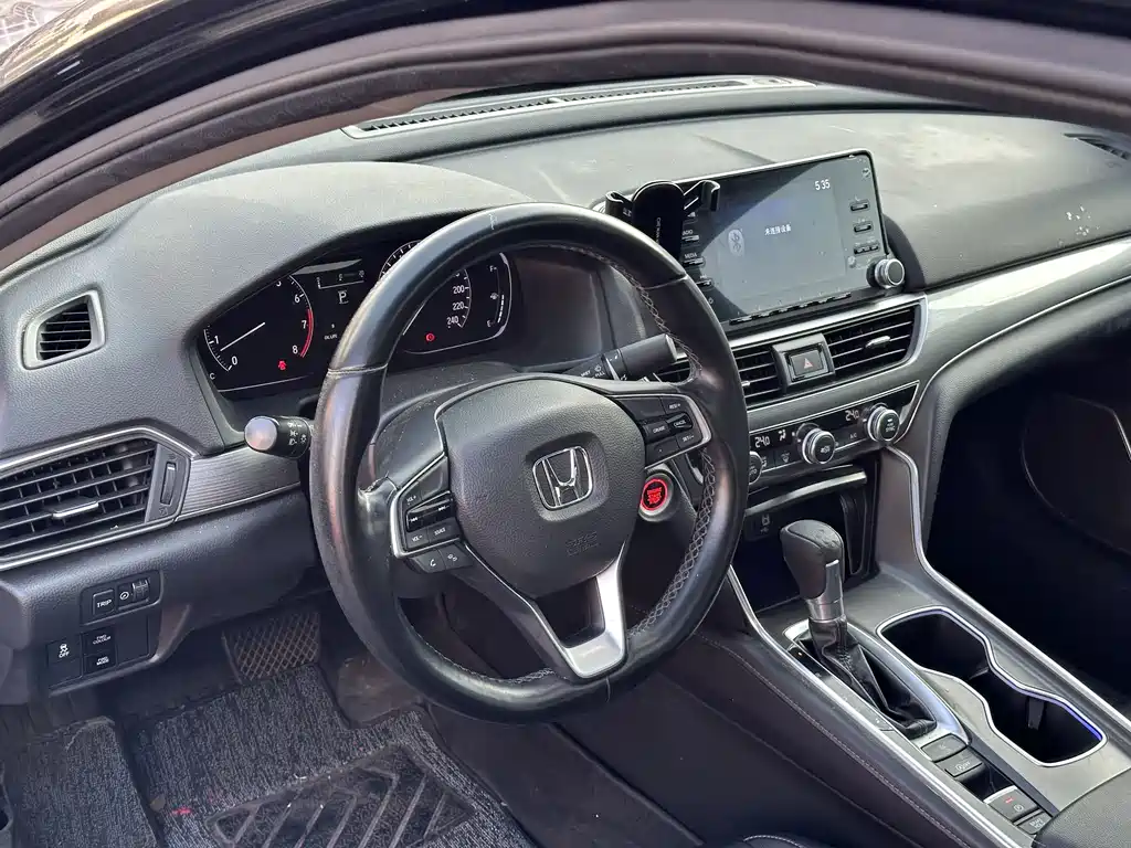 Honda Accord — фото 8