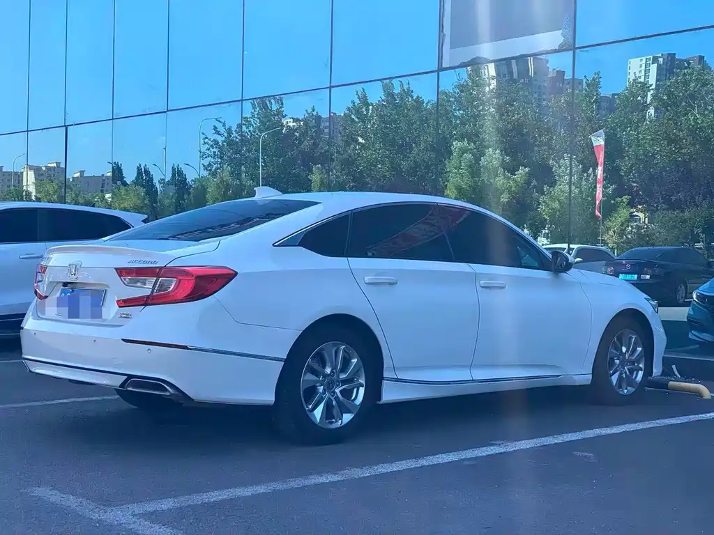 Honda Accord — фото 6