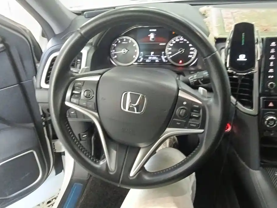 Honda UR-V — фото 15