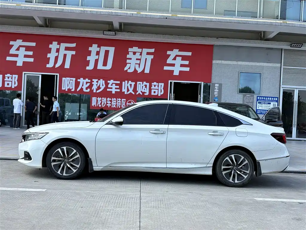 Honda Accord — фото 3
