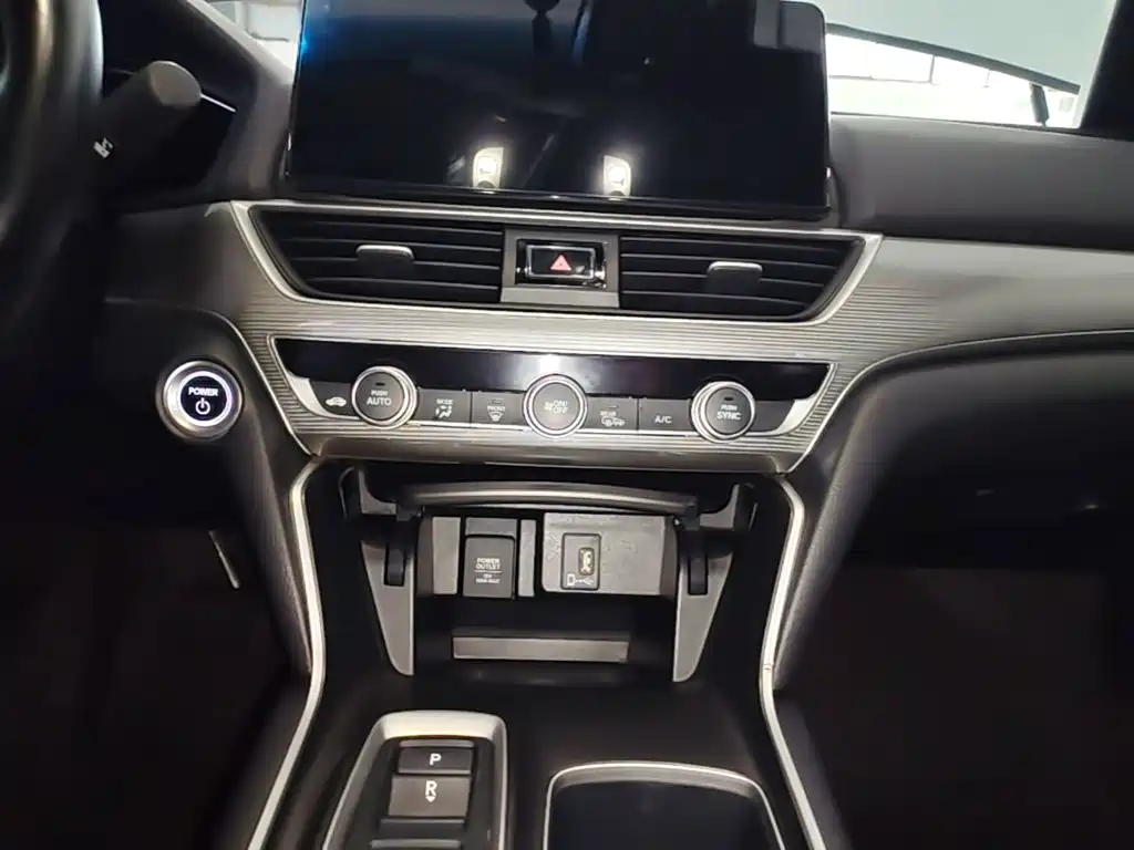 Honda Accord — фото 13