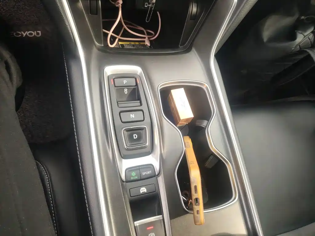 Honda Accord — фото 11