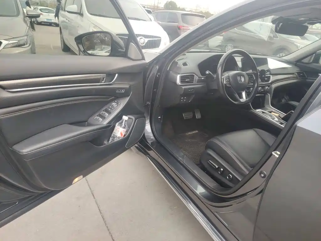 Honda Accord — фото 13