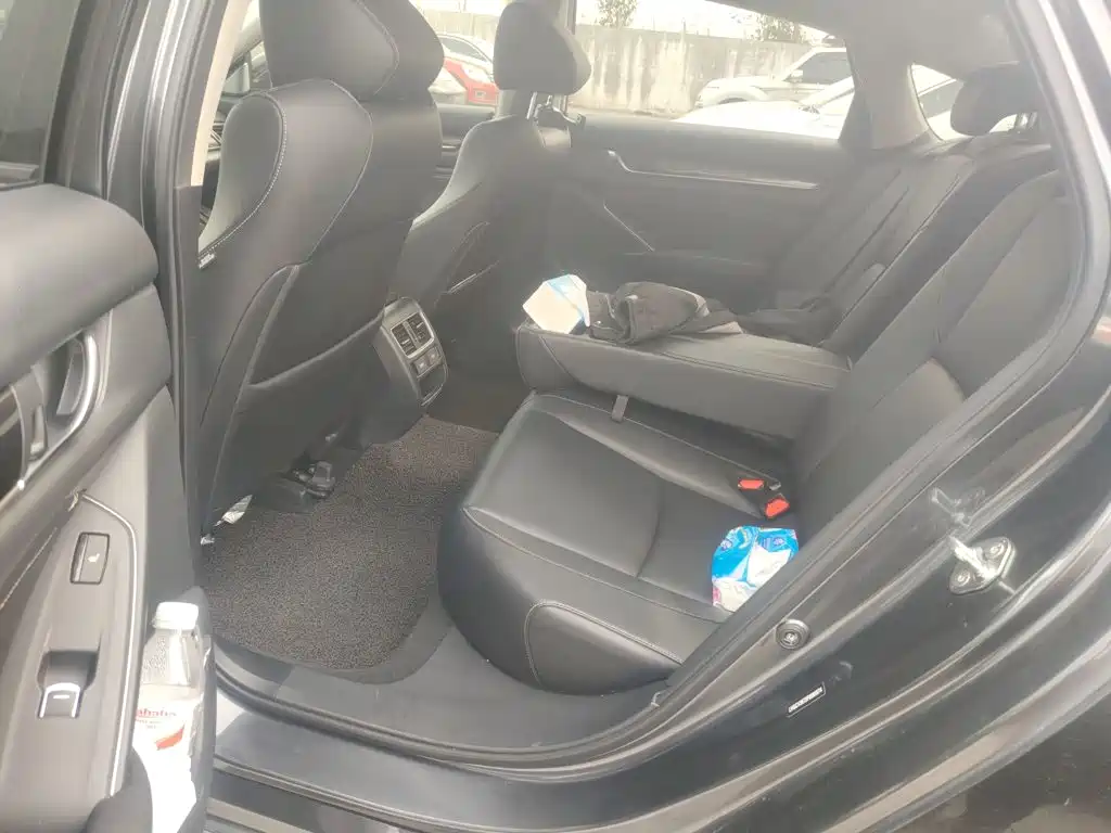 Honda Accord — фото 14