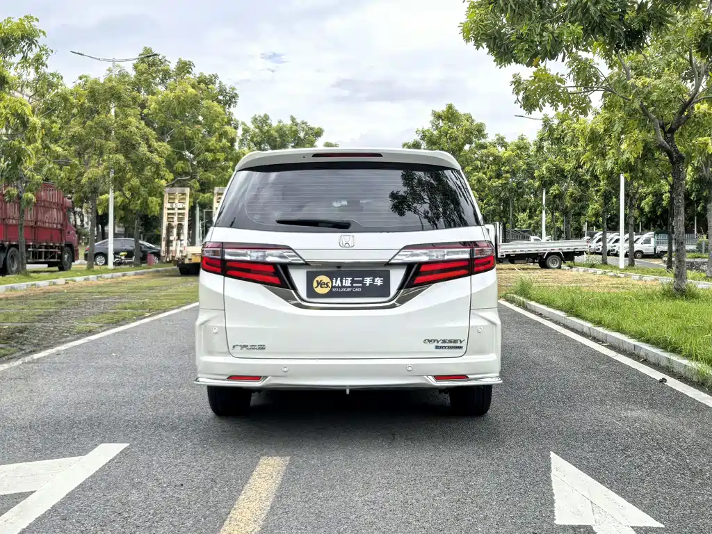 Honda Odyssey — фото 6