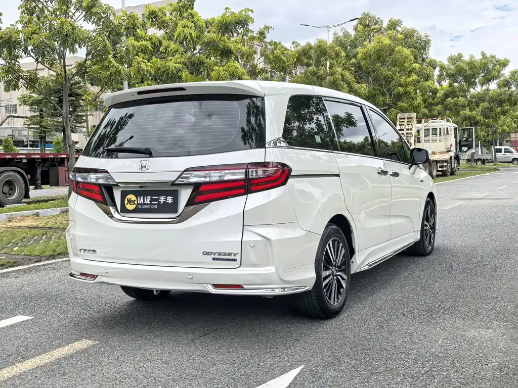 Honda Odyssey — фото 7