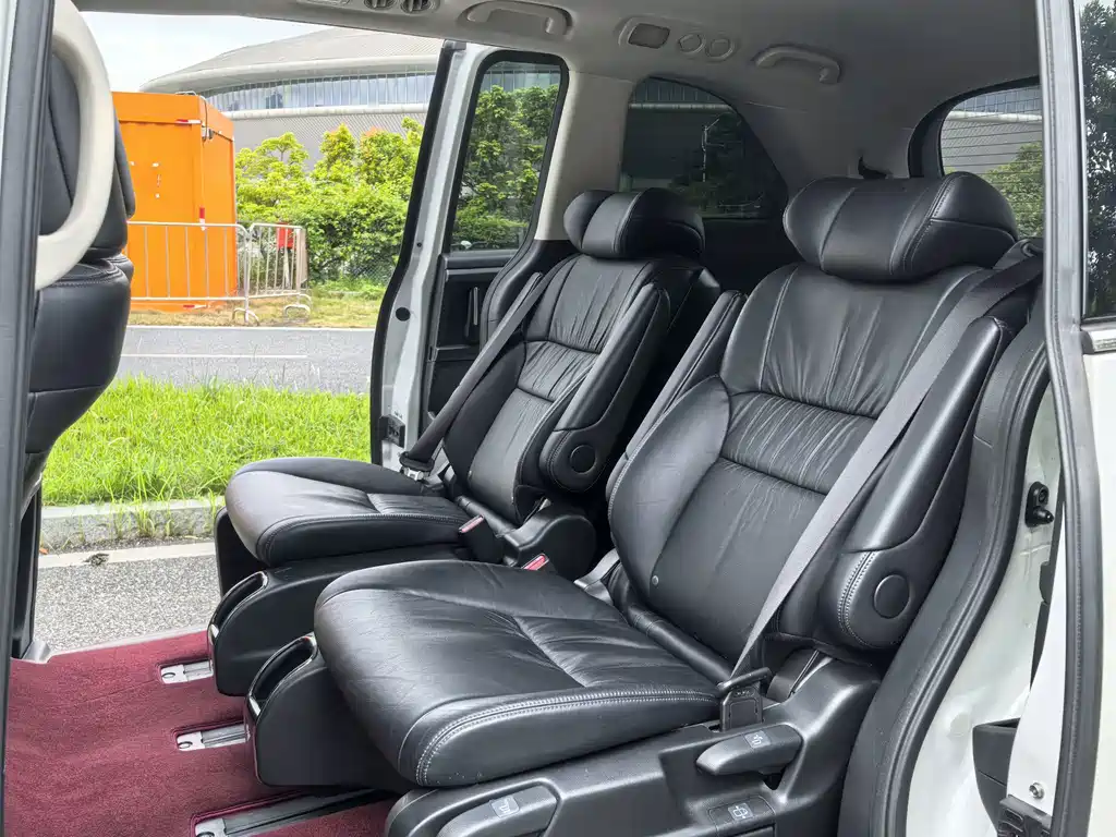 Honda Odyssey — фото 10