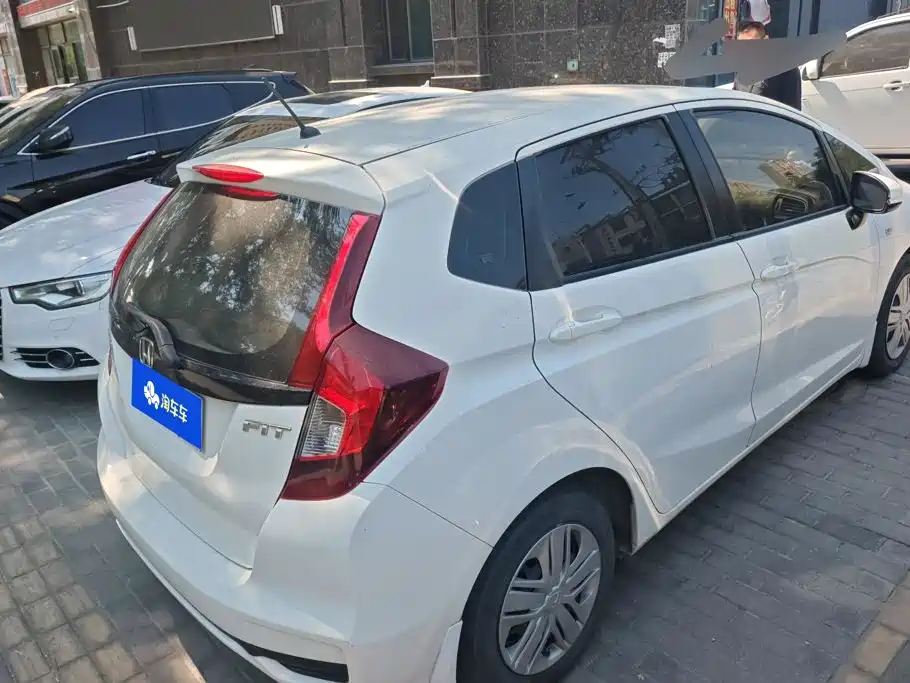 Honda Fit — фото 3