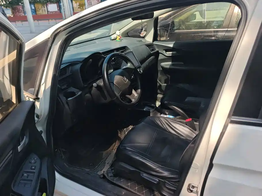 Honda Fit — фото 9