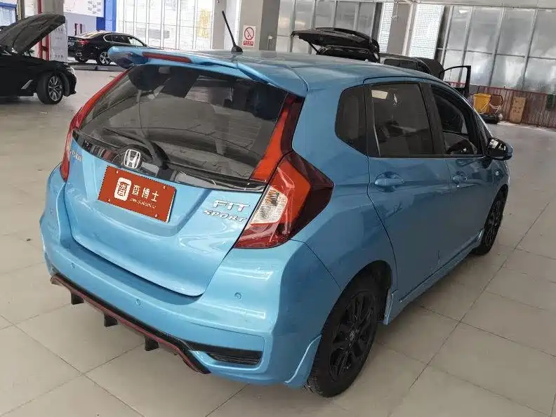 Honda Fit — фото 4