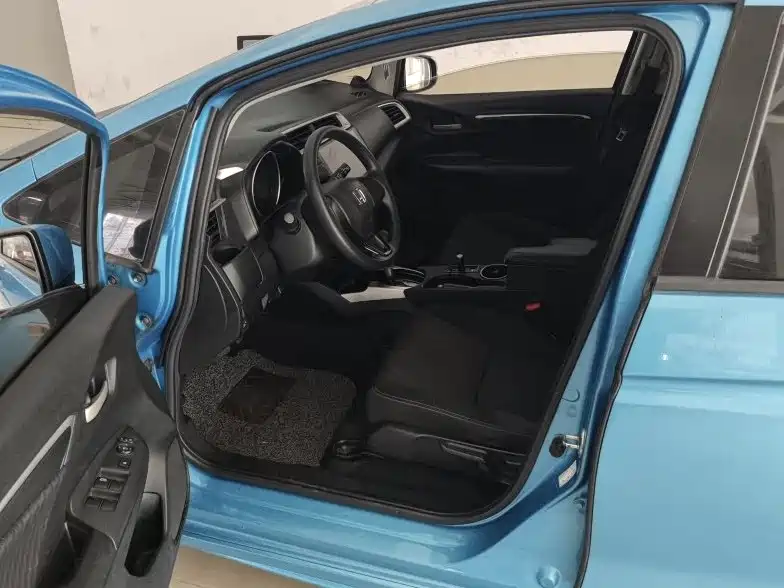 Honda Fit — фото 6