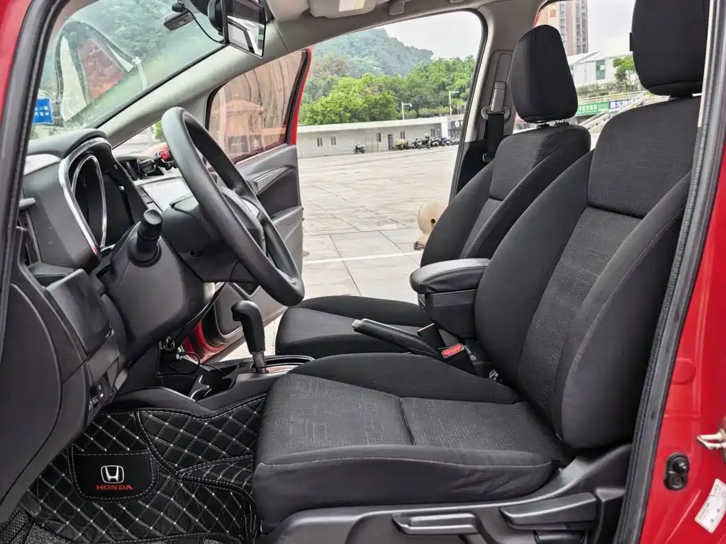 Honda Fit — фото 4