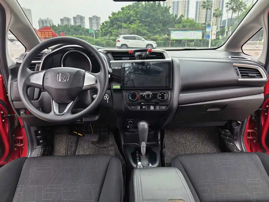 Honda Fit — фото 5