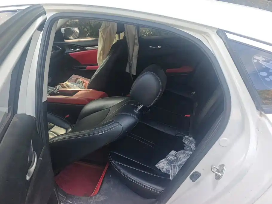 Honda Civic — фото 11