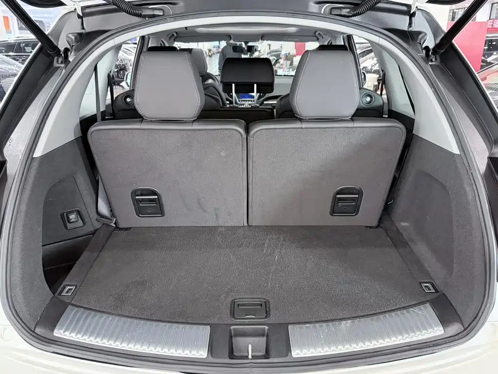 Acura MDX — фото 17