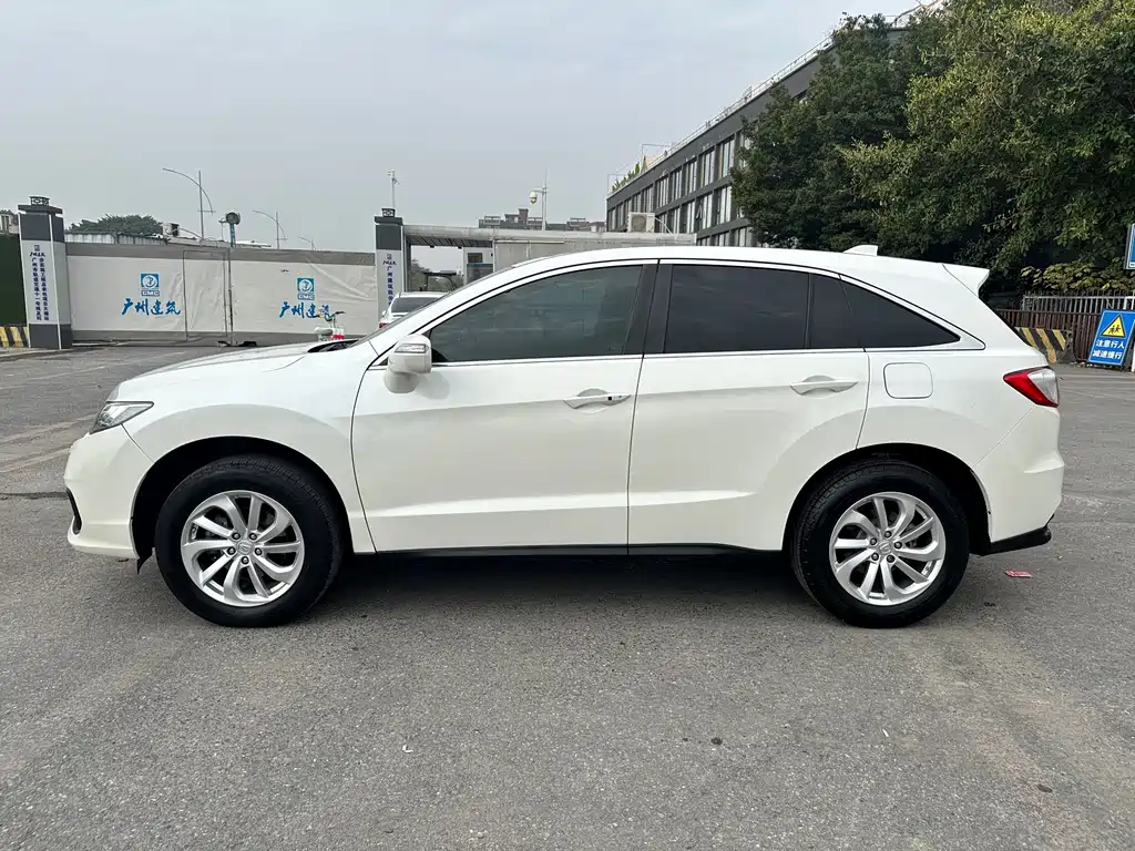 Acura RDX (Import) — фото 17